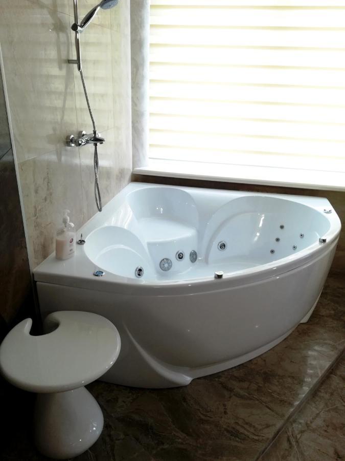 Jacuzzi New Loft Apartcomplex Kaskad, Минск - Центр Города Minsk Ngoại thất bức ảnh