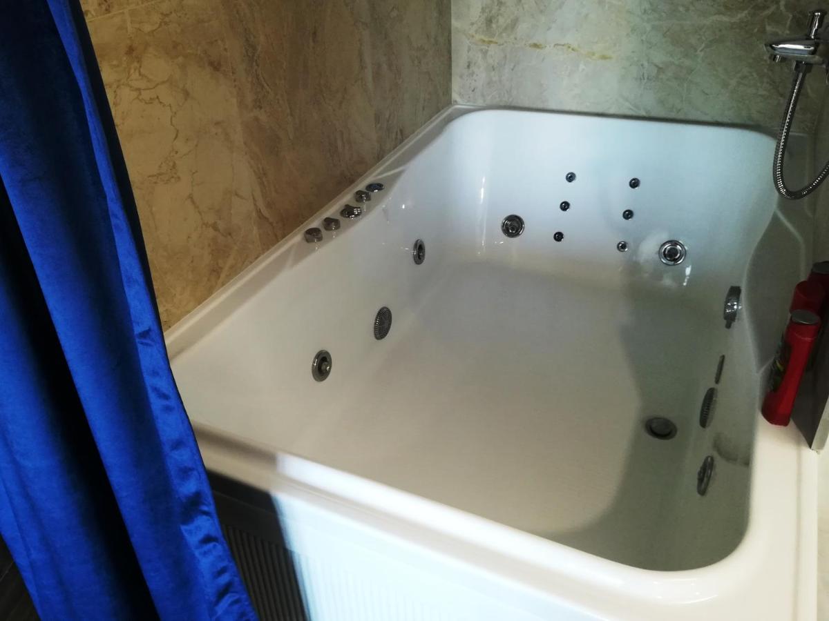 Jacuzzi New Loft Apartcomplex Kaskad, Минск - Центр Города Minsk Ngoại thất bức ảnh